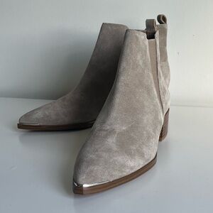 NWOT Marc Fisher Boot Size 6.5